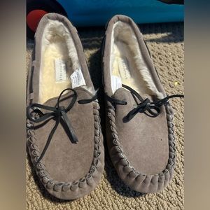 Women’s moccasins slippers